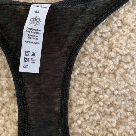 { ALO Yoga } Arrow Tank in Black - Picture 4 of 6